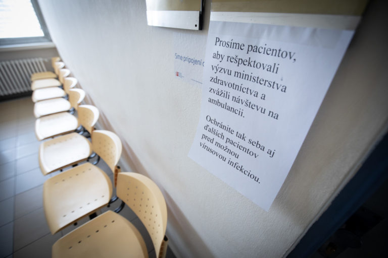 ZDRAVOTNÍCTVO: Čakáreň v Nemocnici Ružinov