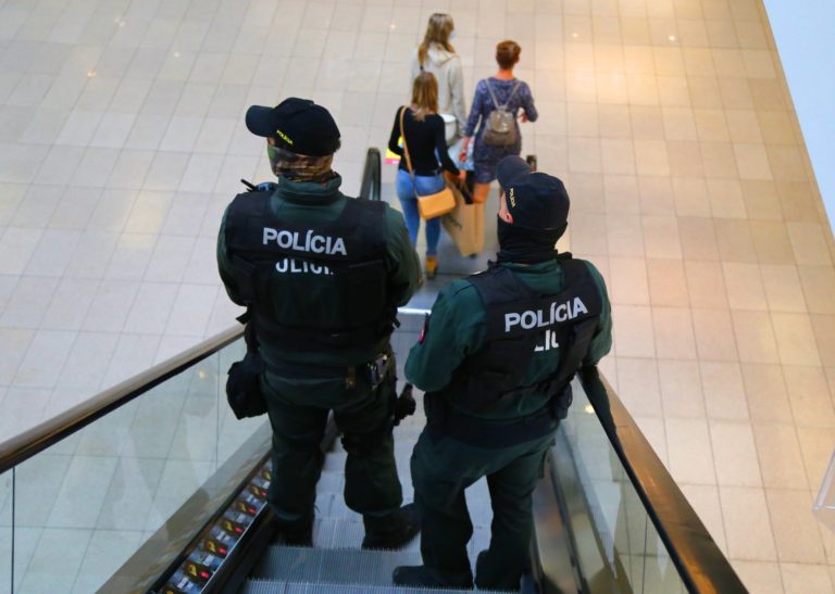 POLÍCIA: Kontrola dodržiavania zákazu vychádzania