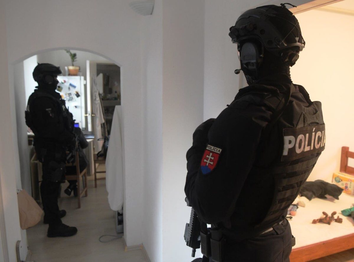 Polícia, nelegálna migrácia, domová prehliadka