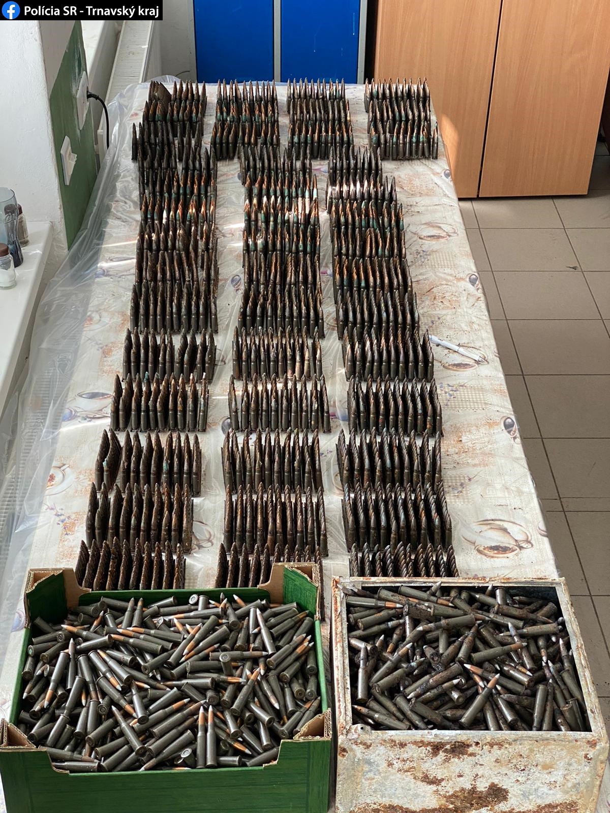 POLÍCIA: Muž odovzdal viac ako 6 000 nábojov