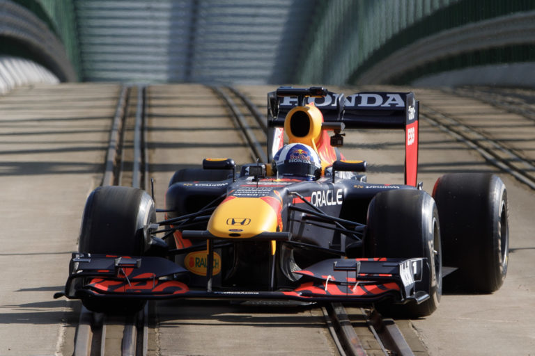 BRATISLAVA: Monopost F1 na Starom moste