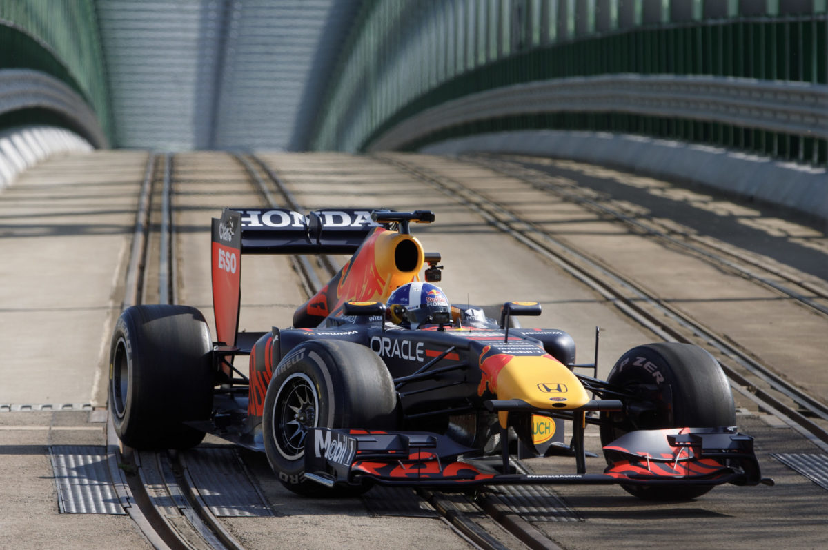 BRATISLAVA: Monopost F1 na Starom moste
