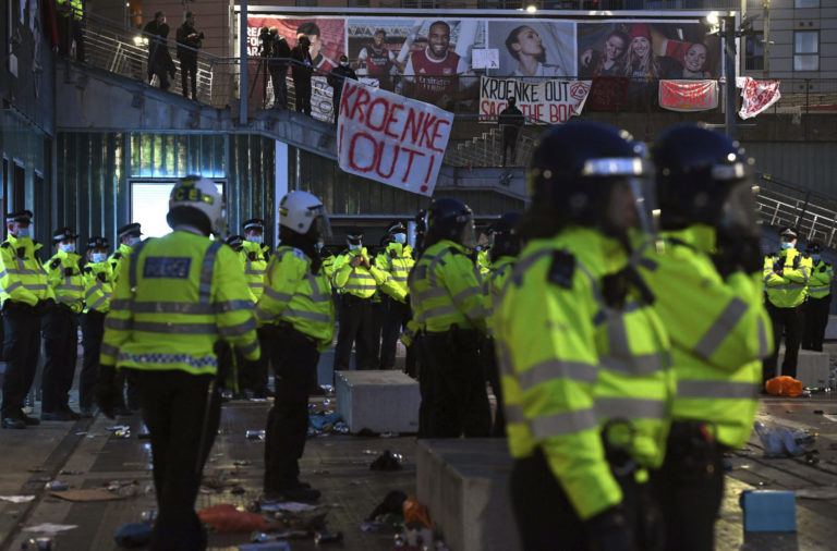 Protesty, Arsenal