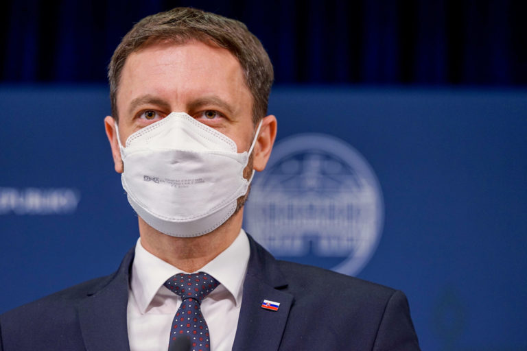 VLÁDA: Slovensko vyhostí troch ruských diplomatov