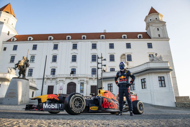 BRATISLAVA: Monopost F1 na Bratislavskom hrade
