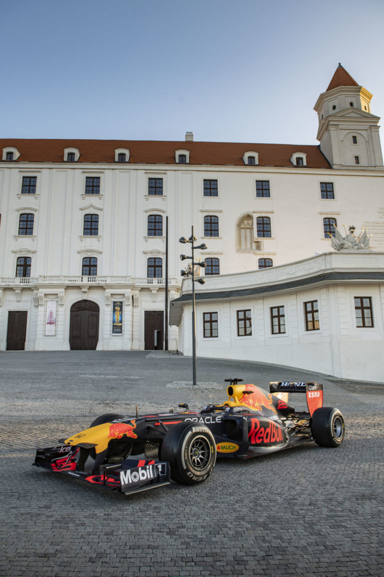BRATISLAVA: Monopost F1 na Bratislavskom hrade