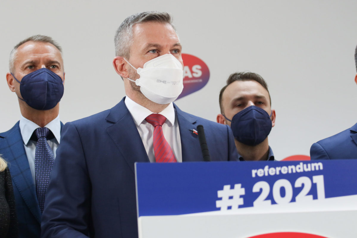 HLAS SD: Ukončenie zberu podpisov za referendum