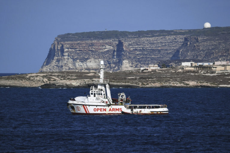 Italy Migrants Loď s migrantmi, ktorej nebolo umožnené zakotviť v prístave.
