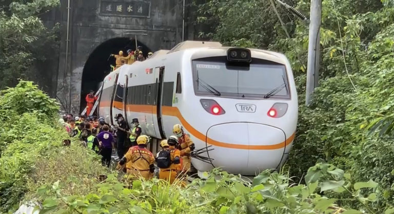 Taiwan, vykoľajenie vlaku