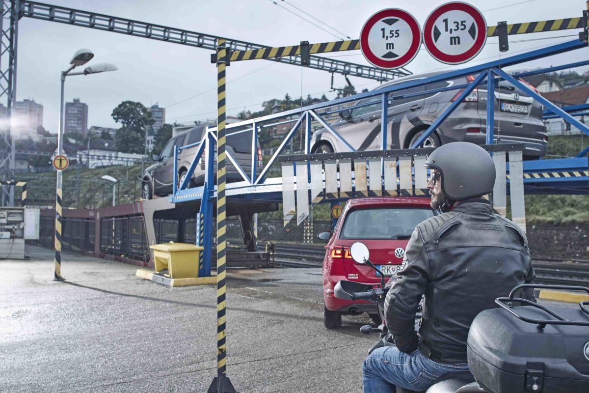 Vlakom si do chorvatska mozete vziat aj auto ci motorku_ilustracne foto.jpg