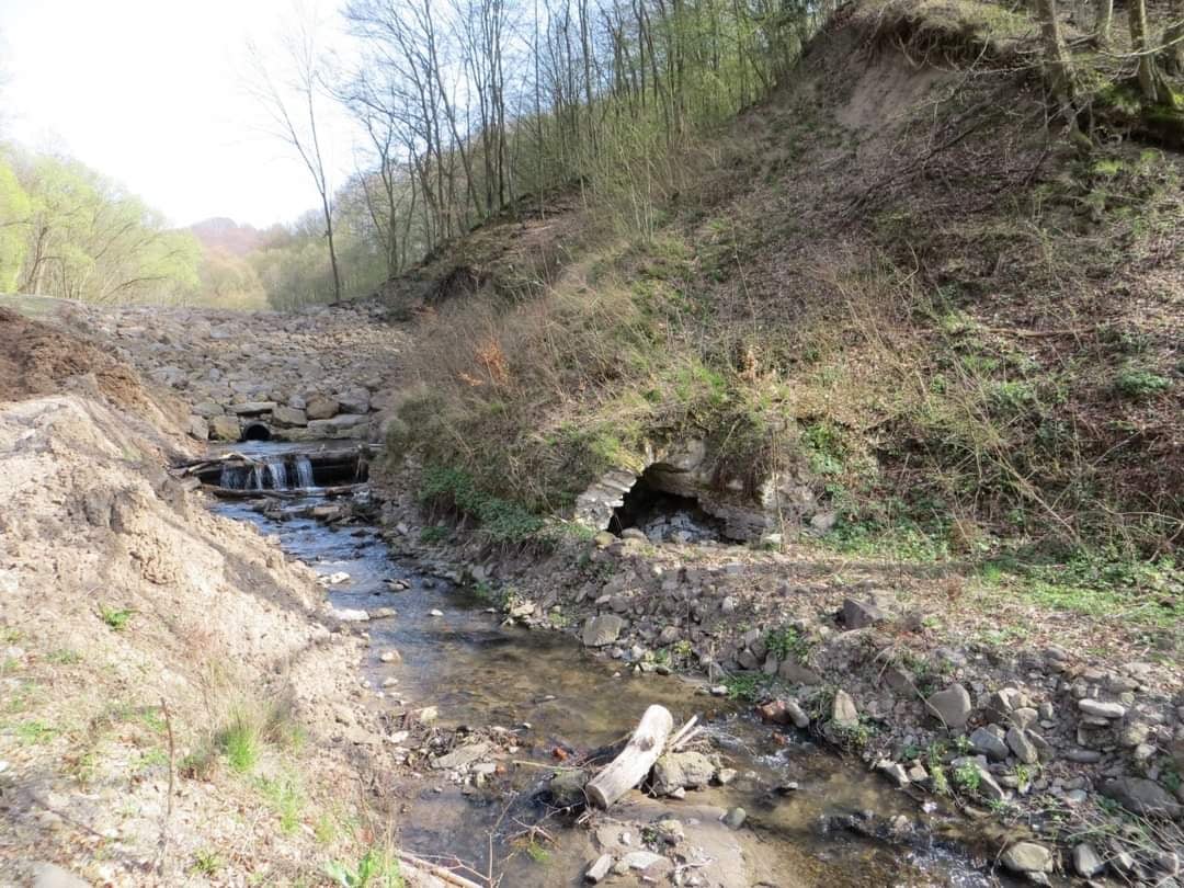 HASIČI: Zasahujú pri povodni v Rudne nad Hronom