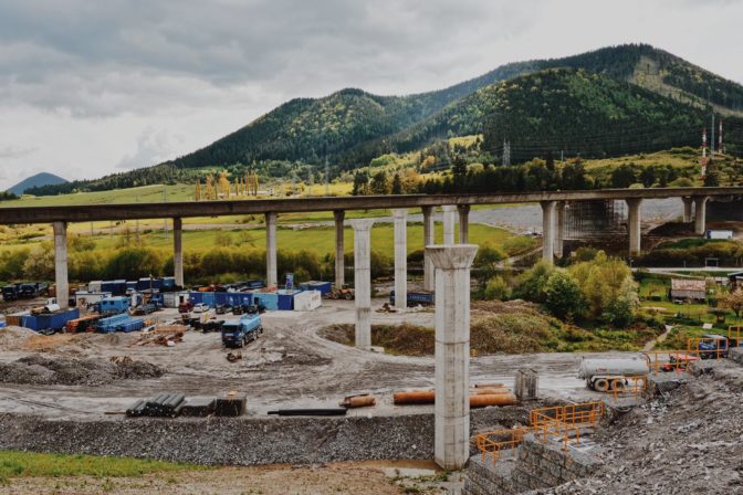 Diaľnica, výstavba ciest, cesta, D1