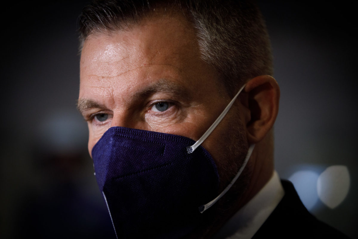 Peter Pellegrini má do konca júna lehotu po prekonaní Covid 19.
