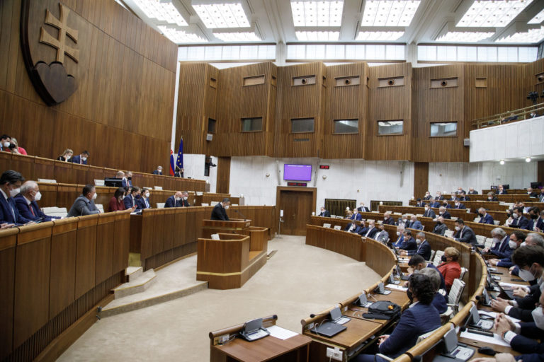 NR SR, parlament