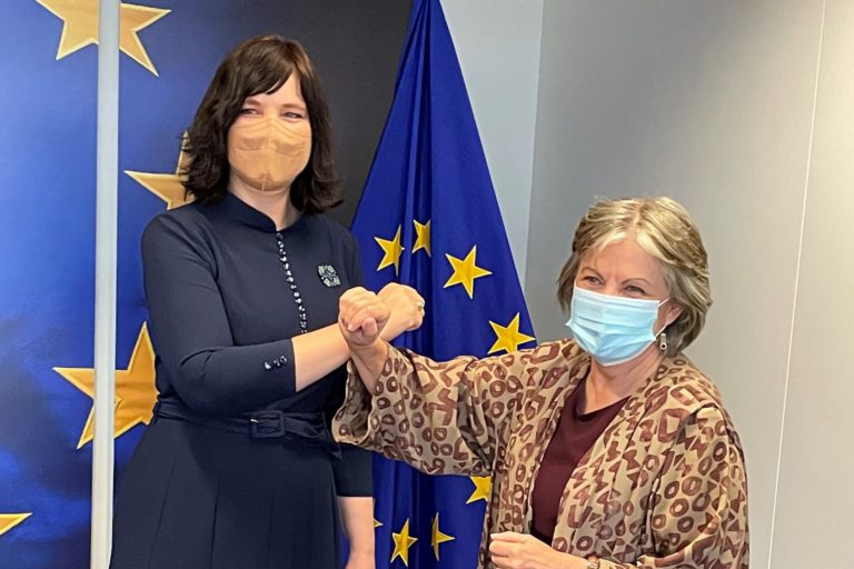 REMIOVÁ: Mimoriadny samit EÚ