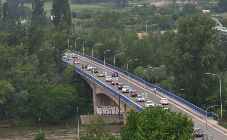 Most, Hlohovec