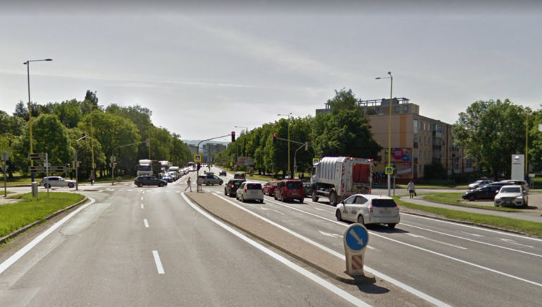 Krizovatka levocska volgogradska svvetelna signalizacia.jpg
