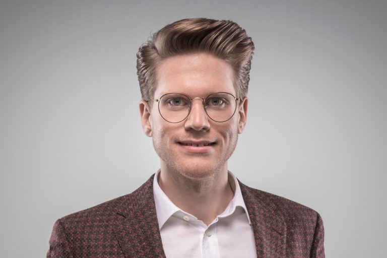 Matej ftacnik headshot_s.jpg