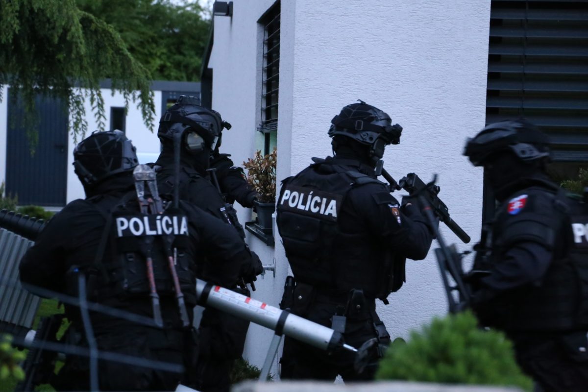 Polícia,