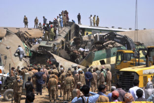 Zrážka vlakov v Pakistane