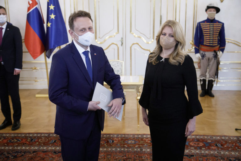 PREZIDENTKA: Prijala demisiu Jána Mičovského