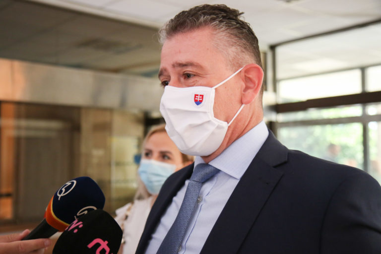 VLÁDA: Rokovanie 15. schôdze
