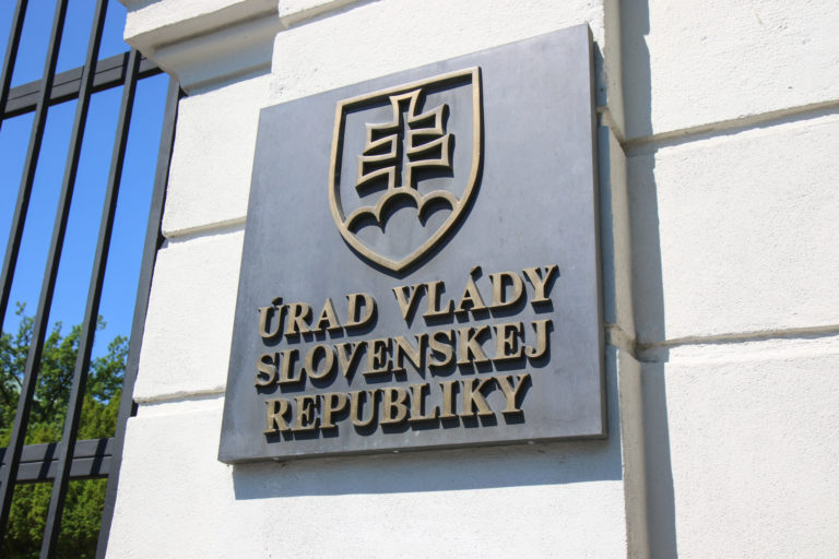 Vláda SR, Úrad vlády