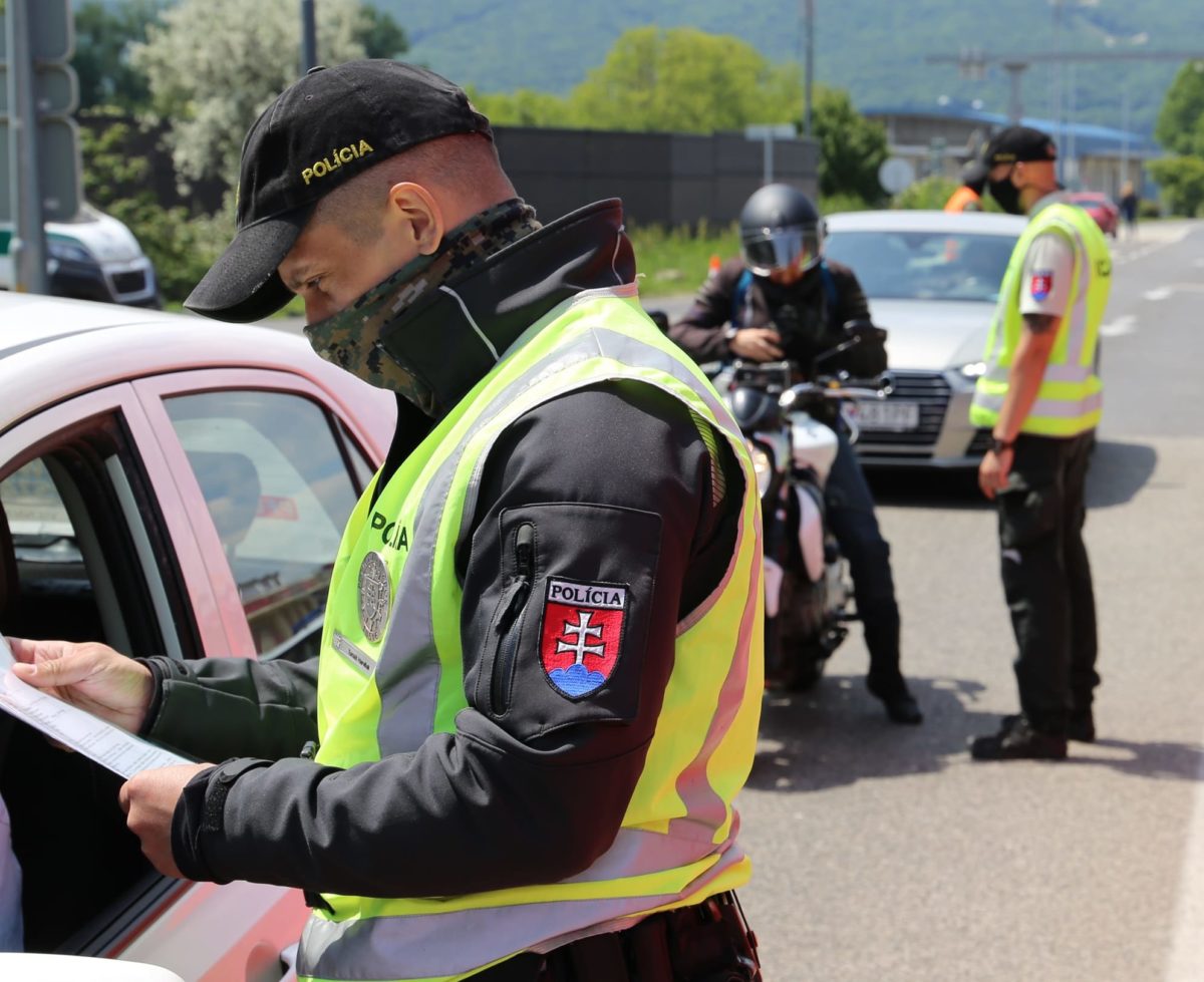 Polícia, kontroly na hraniciach, hranice