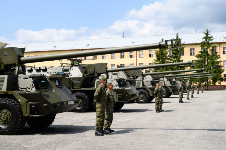 ARMÁDA: Prevzala samohybné húfnice Zuzana 2