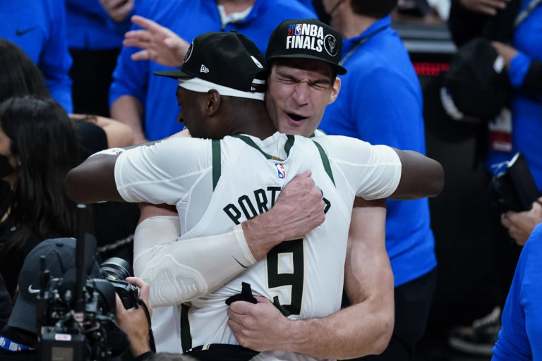 Brook Lopez, Bobby Portis, Milwaukee Bucks