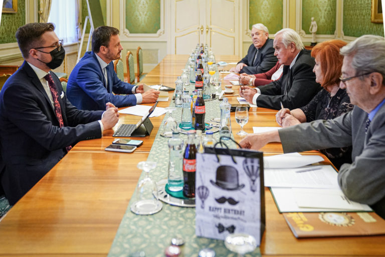 PREMIÉR: Rokoval so zástupcami dôchodcov