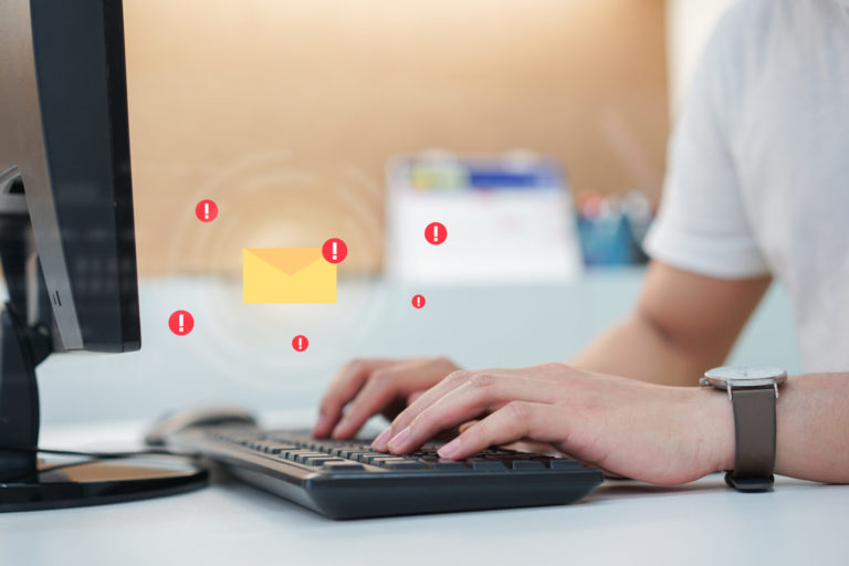 Podvod, email