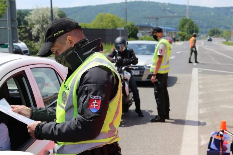Hranice, polícia, hraničný priechod