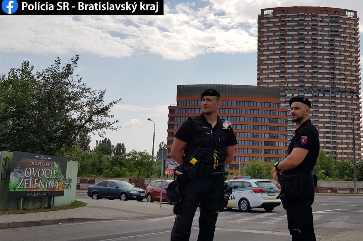 Polícia, Bomba, Bratislava
