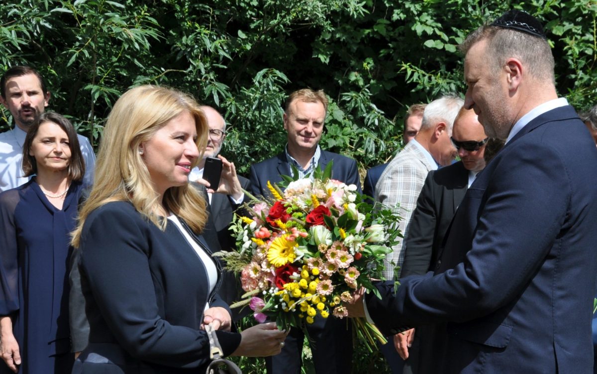 Zvrk prezidentka no zidovsky cintorin 1.jpg