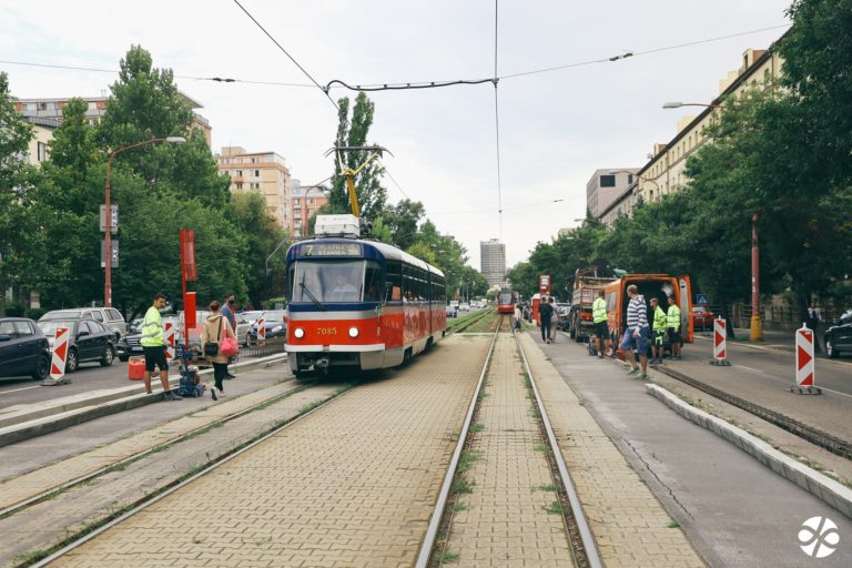 Električka, električková trať