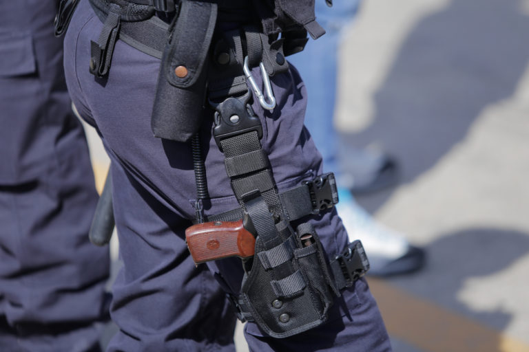 Polícia, výstroj