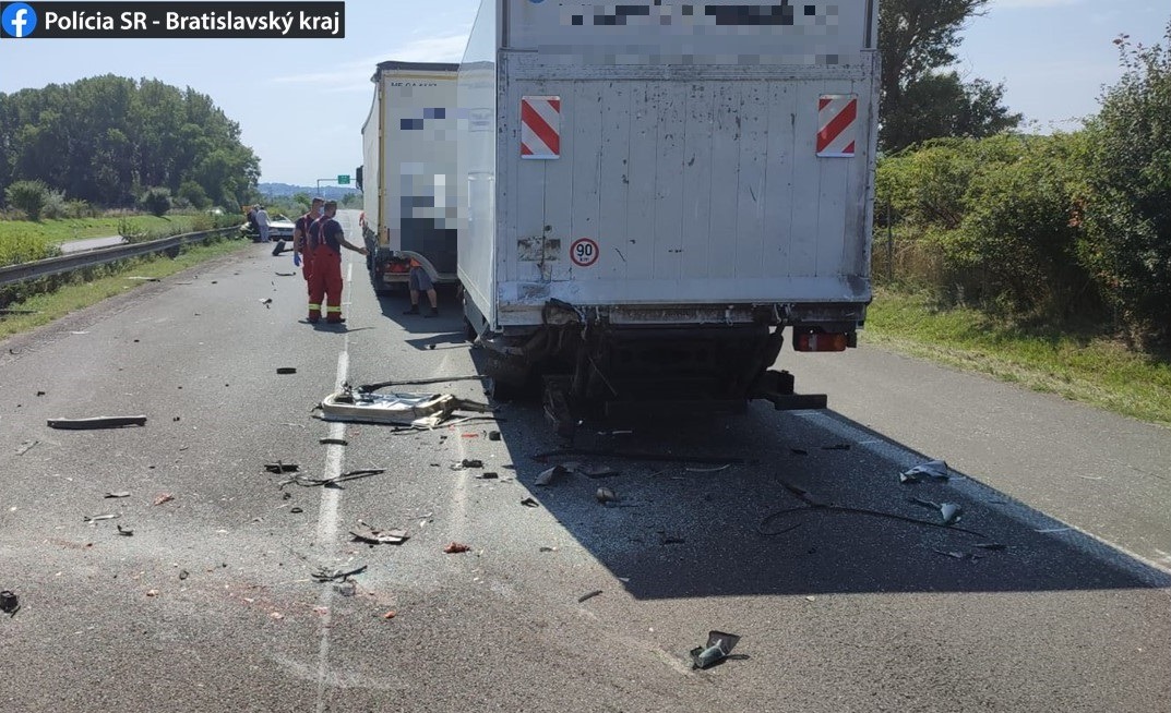 Nehoda na diaľnici D2