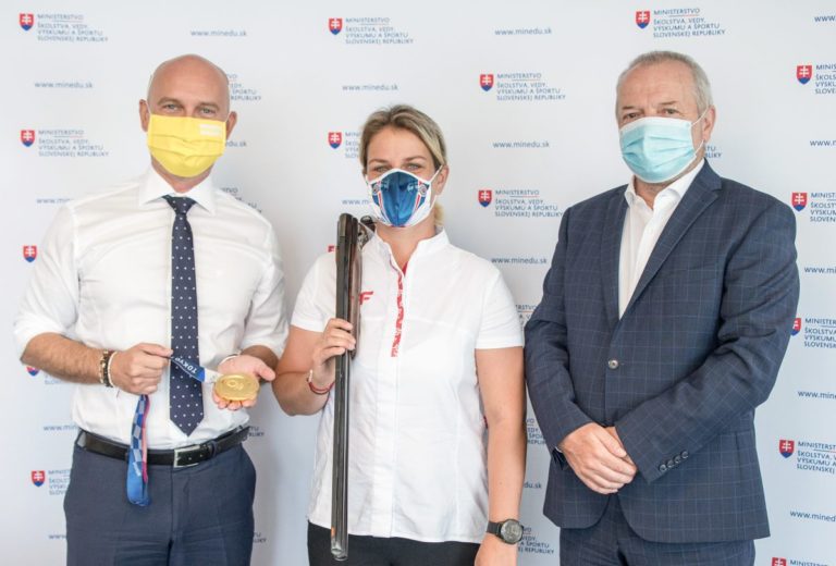 GRÖHLING: Prijal Zuzanu Rehák tefečekovú