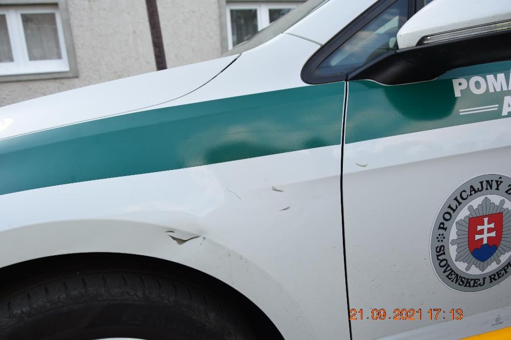 Policajne auto, nehoda