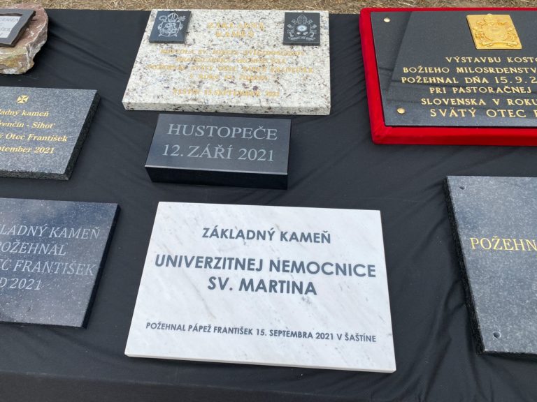 7unm pozehnanie kamena.jpg