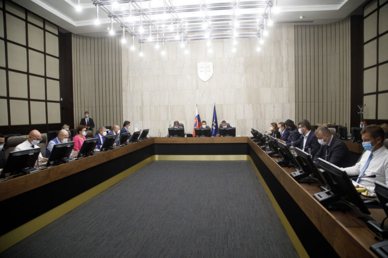 VLÁDA: Rokovanie 31. schôdze