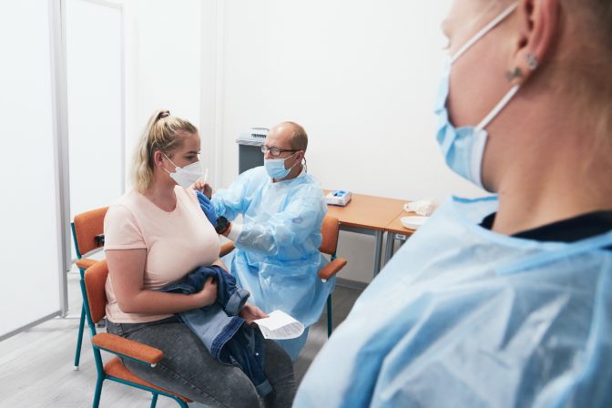 Očkovanie proti koronavírusu, škola