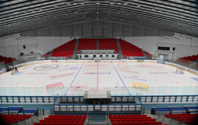 PREOV: Ľadová plocha a tribúny zrekonštruovaného zimného štadióna Ice Aréna v Prešove. Prešov Otvorenie zimného štadióna Ice Aréna