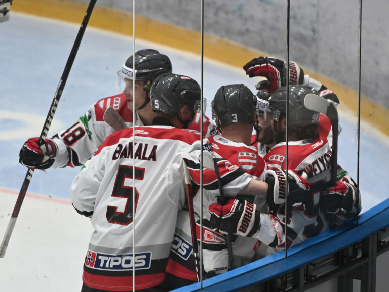 z prvého gólu počas hokejového zápasu 1. kola základnej časti Tipos extraligy medzi HC Grotto Prešov - HC '05 Banská Bystrica. Prešov, 24. September 2021.
