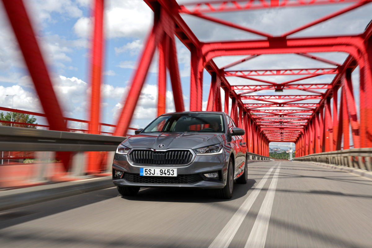 11_skoda_fabia_ml_graphite_grey.jpg