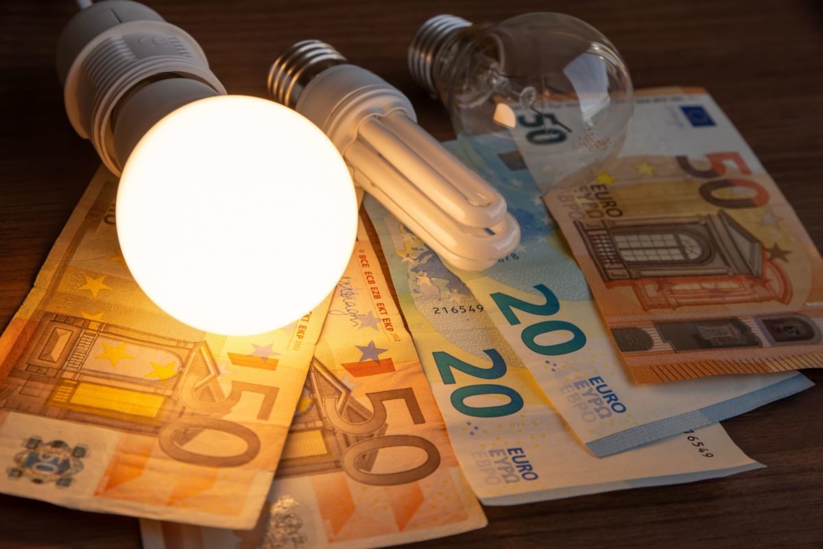 Peniaze, elektrina