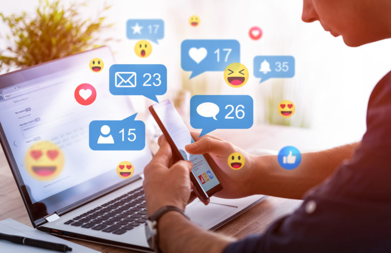 Facebook, sociálne siete, počítač