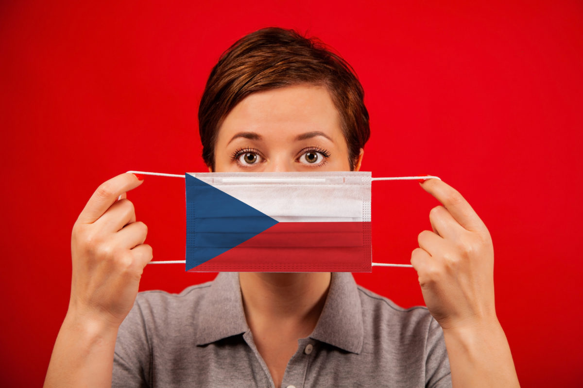 Koronavírus, česko,rúško