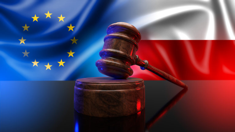 Poľsko, EU, súd, súdnictvo, vlajky